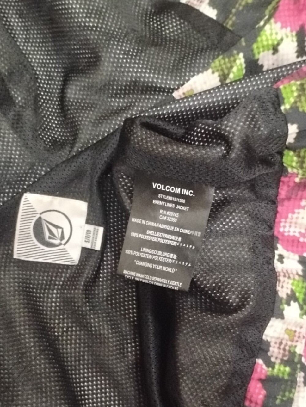 Volcom Enemy Lines Floral Digi Camo Windbreaker - Picture 2 of 10